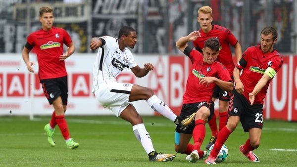 La Bundesliga podría retirar el VAR si continúa ocasionando problemas