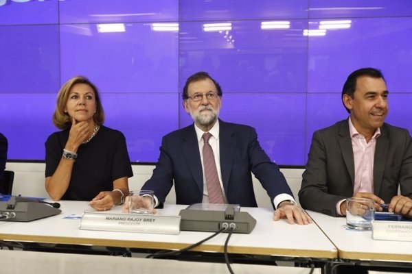 El PP responde a Puigdemont que cualquier diálogo debe ser dentro de la ley como ya le dijo Rajoy por carta en mayo