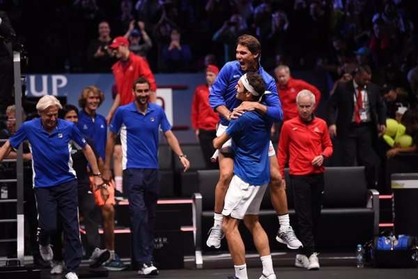Federer da el triunfo a Europa en la Laver Cup
