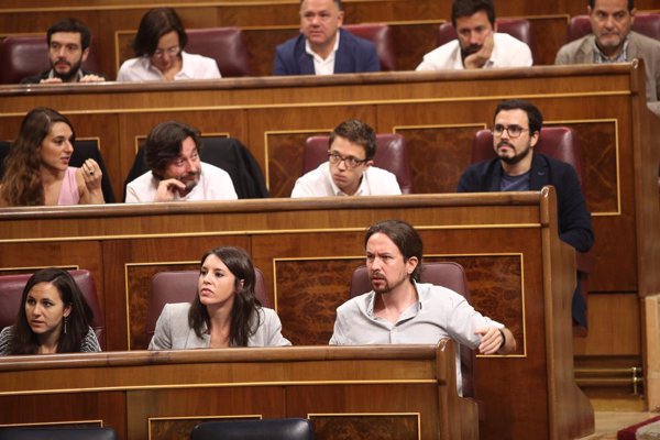 Podemos acusa al Rey de comprometerse 