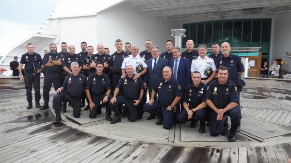 Zoido envía una carta a policías y guardias civiles elogiando su labor y defensa de la ley: 