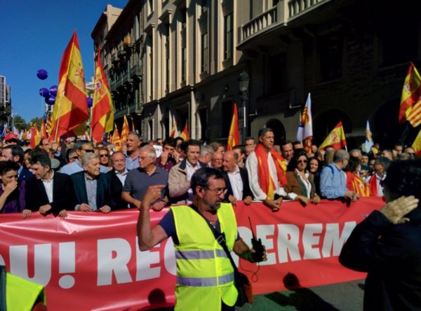 Dirigentes de PP, Cs y PSC en la manifestación de Barcelona por la unidad de España