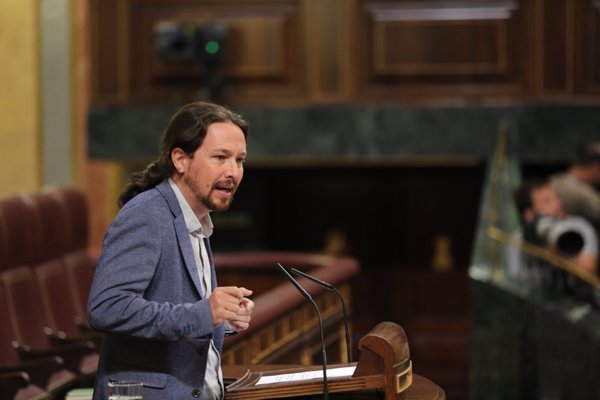 Pablo Iglesias, abucheado en Barcelona por manifestantes a favor de la unidad de España
