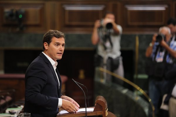 Rivera dice que la crisis catalana no se resolverá con un burofax, sino con la derrota política del nacionalismo