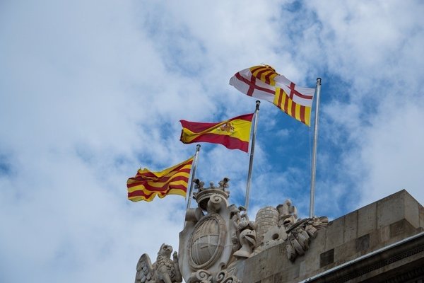 Cuarenta empresas deciden trasladar su sede social fuera de Cataluña desde el referéndum