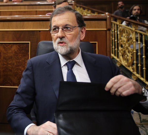 Rajoy pide a Puigdemont un 