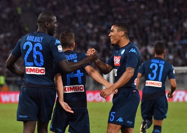 (Previa) El Inter quiere arrebatarle el liderato al Nápoles en el duelo de aspirantes