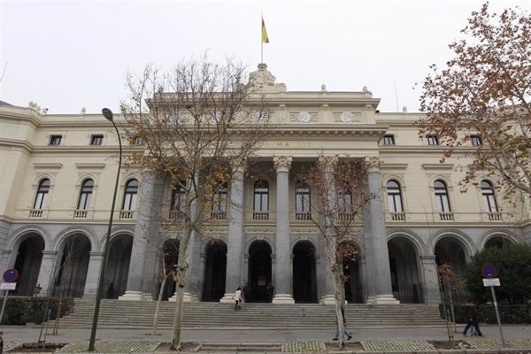 El Ibex cierra por encima de los 10.200 puntos tras subir un 0,44%