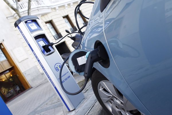 El Gobierno prepara un nuevo plan de ayudas al coche eléctrico tras el fin del Plan Movea