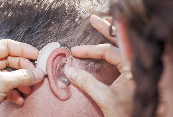 Las células madre del oído interno pueden servir para revertir la sordera pero también puede conllevar riesgos
