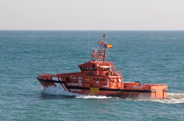 Salvamento rescata a 19 inmigrantes de dos pateras cerca de Almería