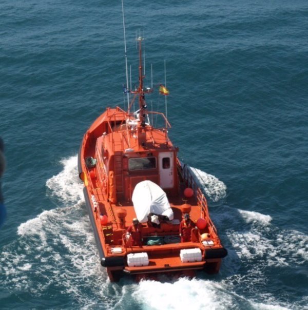 Ascienden a 158 los rescatados en el mar tras el auxilio de otras cuatro pateras en torno a la isla de Alborán