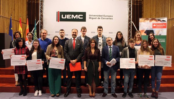 Las Becas de Excelencia de la Fundación UEMC y Banco Santander premian el 
