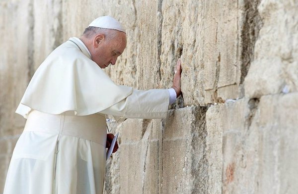 El Papa insta a los líderes de Palestina e Israel a evitar una espiral de violencia a través de una 