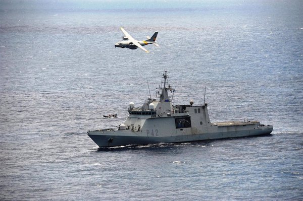 El Buque de Acción Marítima 'Rayo' regresa a Las Palmas este lunes tras participar en la operación 'Atalanta'
