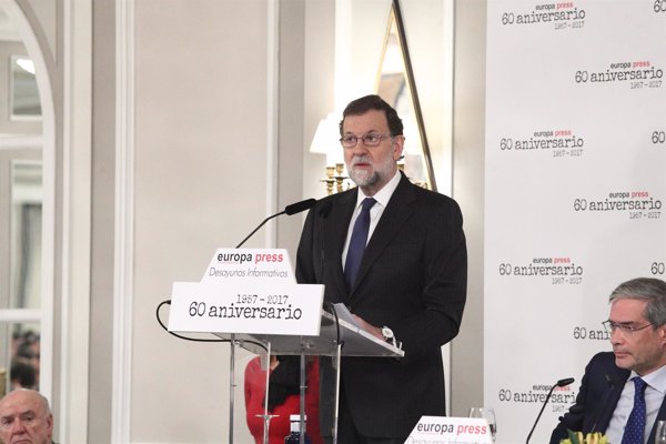 (Am)Rajoy dice que aún no se ha presentado la candidatura de Guindos al BCE, quien goza de prestigio en Europa