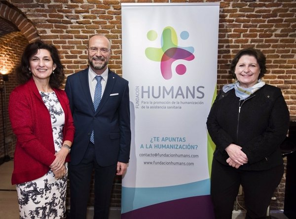 La Fundación HUMANS demanda la colaboración de los sanitarios para poner al paciente como centro del sistema de salud