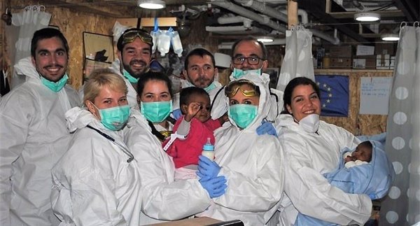 La fragata 'Santa María' rescata a 236 migrantes en el Mediterráneo, entre ellos, 11 niños