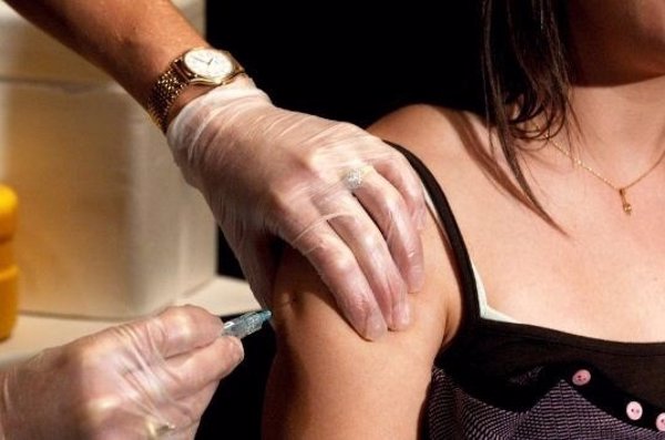 Médicos de familia aconsejan vacunarse de la gripe, a pesar de tener solo un 25% de efectividad