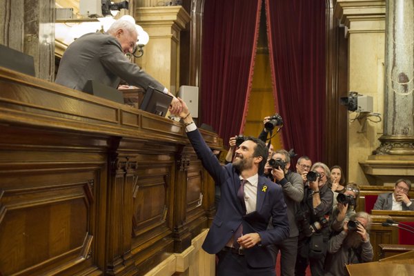 Torrent anuncia este lunes si propone a Puigdemont para presidir la Generalitat