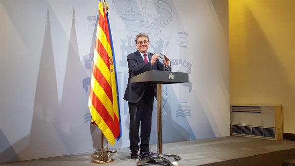 El Gobierno autoriza pagar a los funcionarios catalanes el 20% pendiente de la extra de 2012