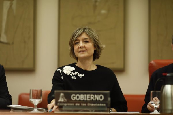 García Tejerina revela que ha recibido una llamada de Rajoy para hablar 