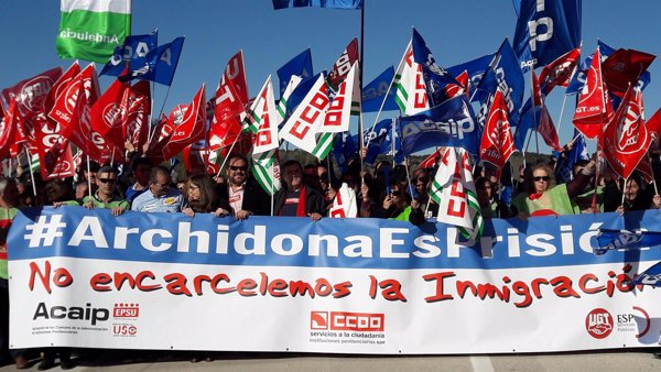 Tres sindicatos de prisiones se manifiestan mañana en Madrid contra la 