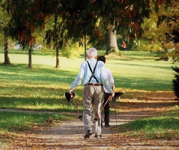 La actividad física reduce la mortalidad asociada con la discapacidad física en ancianos, según un estudio de la UAM