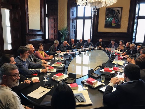 El Parlamento catalán diseña un pleno ordinario sin fecha