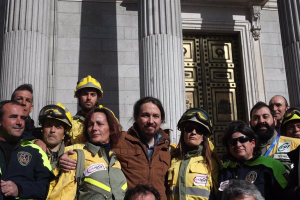 El Gobierno veta la tramitación de del Estatuto del bombero forestal de Podemos alegando que costaría 8.300 millones