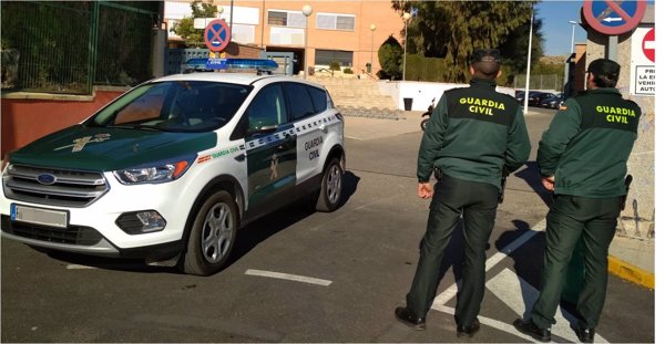 La Guardia Civil libera en Mijas (Málaga) a un joven secuestrado al que habían agredido con violencia