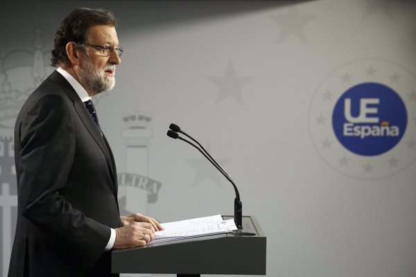 Rajoy expresa su solidaridad con Francia tras el atentado: 
