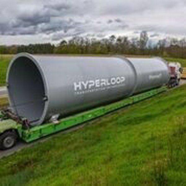 Hyperloop cierra un acuerdo con Emiratos Árabes para desarrollar el primer sistema comercial de 10 Kms