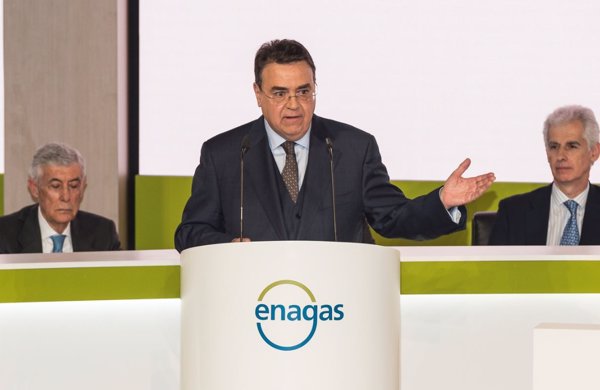 El consorcio de Enagás se hace con participación mayoritaria en la red griega de gas natural por 535 millones