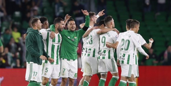 (Crónica) El descuento manda al Málaga a Segunda y al Betis casi a Europa