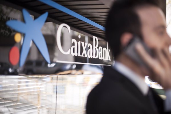 CaixaBank destinará hasta 900 empleados al servicio de gestión online InTouch