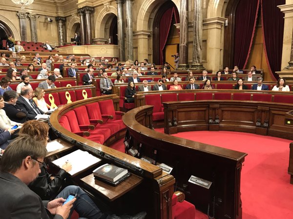 El Parlament convalida el decreto del 155 para que la Generalitat pueda endeudarse