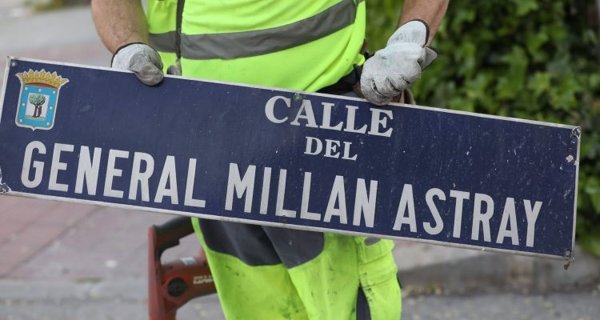 El Ayuntamiento de Madrid inicia en Latina y Carabanchel el cambio de placas del callejero franquista