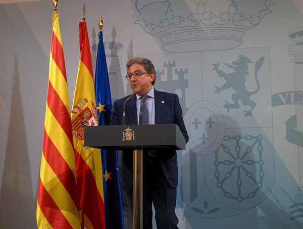 Millo pide a los alcaldes catalanes garantizar la 