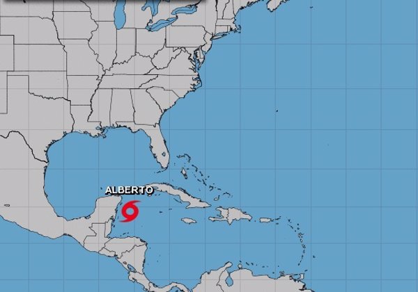 Florida declara el estado de emergencia a medida que la tormenta tropical 'Alberto' se aproxima a su costa