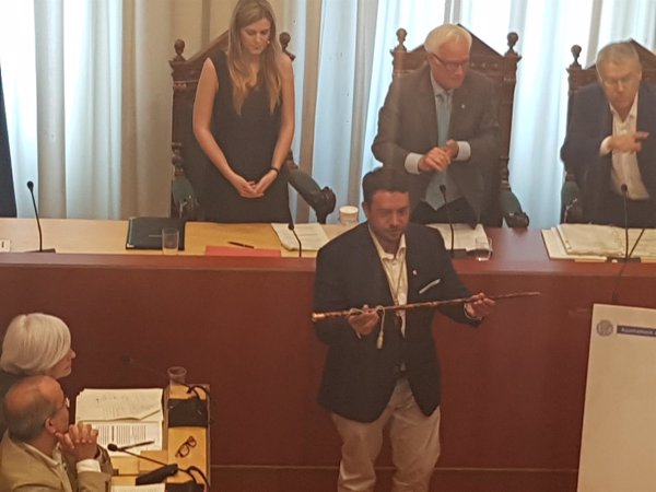 Álex Pastor (PSC) toma posesión como nuevo alcalde de Badalona