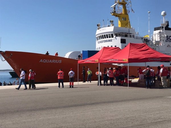 El Ayuntamiento de Valencia ofrece 50 plazas para los migrantes llegados en la flotilla del Aquarius