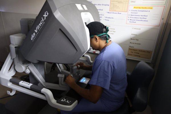 Un estudio concluye que la cirugía robótica y la abierta son igual de efectivas en cáncer de vejiga