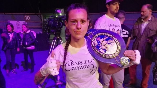 La española Joana Pastrana, campeona del mundo del peso mínimo