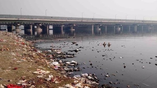 Dos arquitectos plantean recuperar el río indio Yamuna para acabar con una de las mayores crisis urbanas del mundo