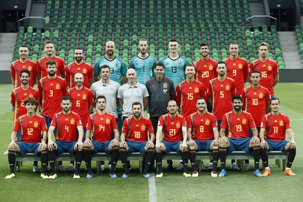 España renueva con Hierro su foto oficial tras dos partidos en el Mundial