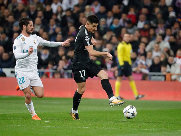 Yuri Berchiche firma por el Athletic Club con una cláusula de 100 millones de euros