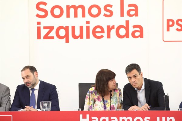 El PSOE dice que tramitar la exhumación de Franco 