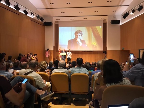 Puigdemont llama a la unidad en su proyecto Crida Nacional para 