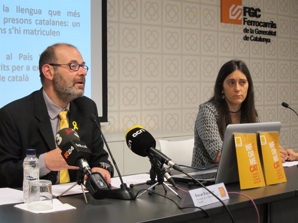 Plataforma per la Llengua pide al Gobierno en una carta en gallego retirar el recurso a la Ley catalana del comercio